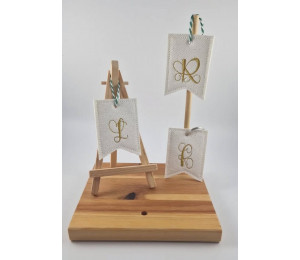 ADVENTSKALENDER 16. Dezember - Stickserie ITH Wimpel Monogram